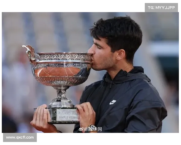 阿尔卡拉斯四盘力克辛纳再登美网之巅三年后重夺男单冠军荣耀